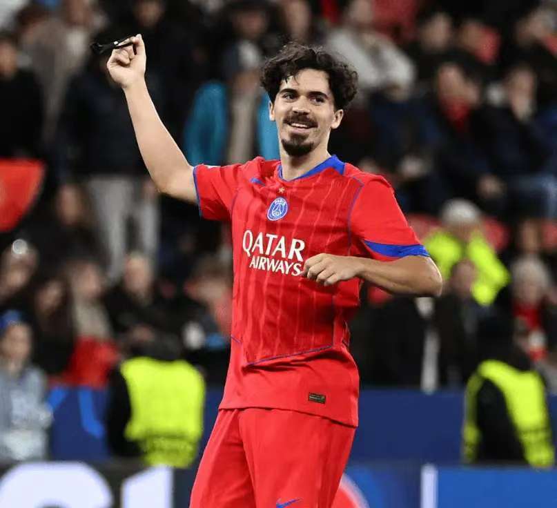 逐荣誉上有, 的疯狂进攻, 好踢 逐荣誉上有, 的疯狂进攻, 好踢