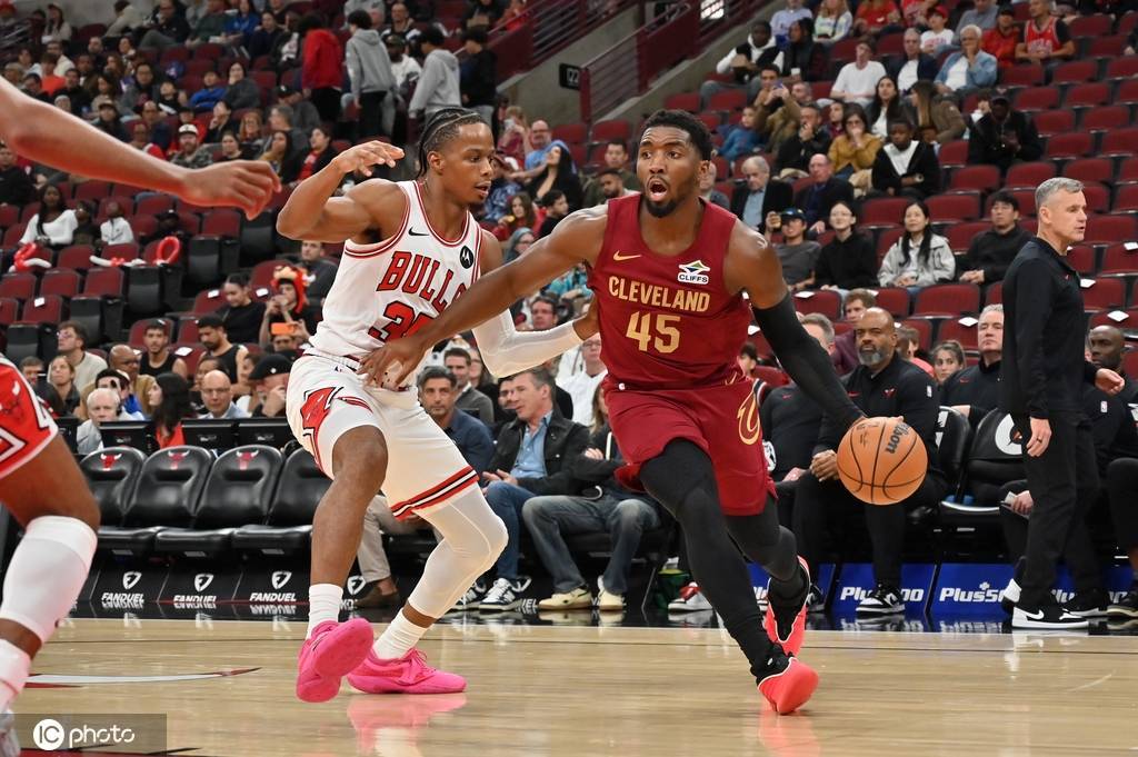 村勇辉完成, 克骑士上演 村勇辉完成, 克骑士上演