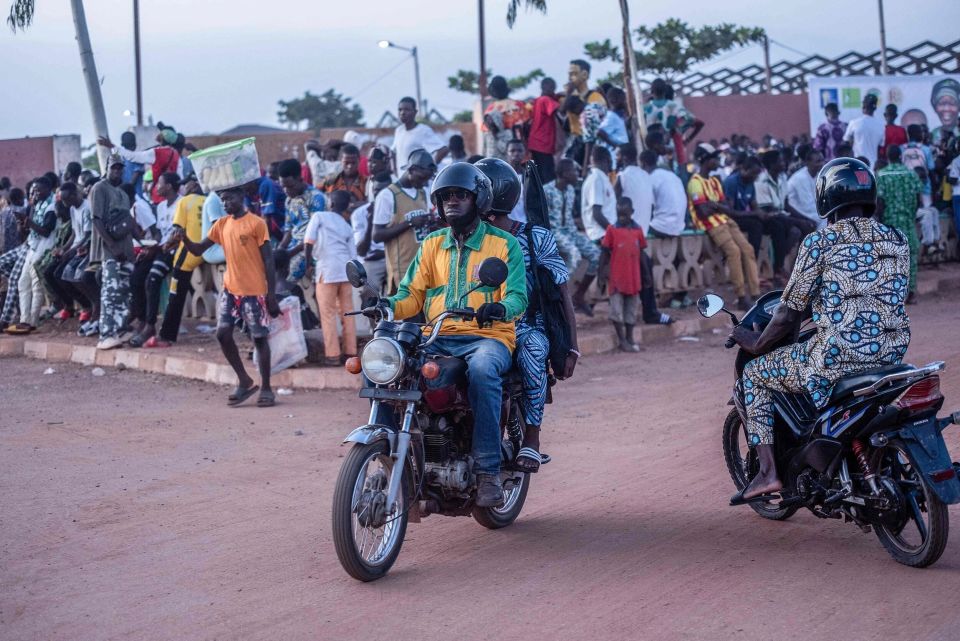 inews, ewBk, 教练罗尔